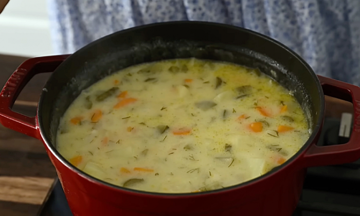 Картофельный суп без грамма мяса, но сытный словно солянка