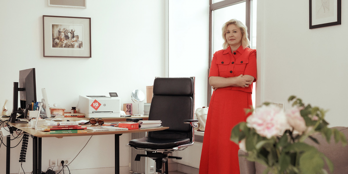 «Мы всегда продаём мечту». Элла Стюарт — о рекламе нулевых