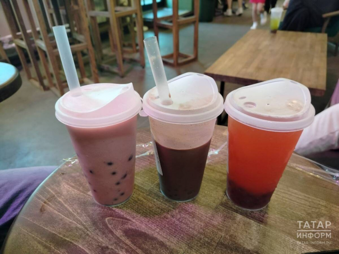 Фруктовый сок, бабл-чай и энергетики: антирейтинг напитков по версии гастроэнтеролога