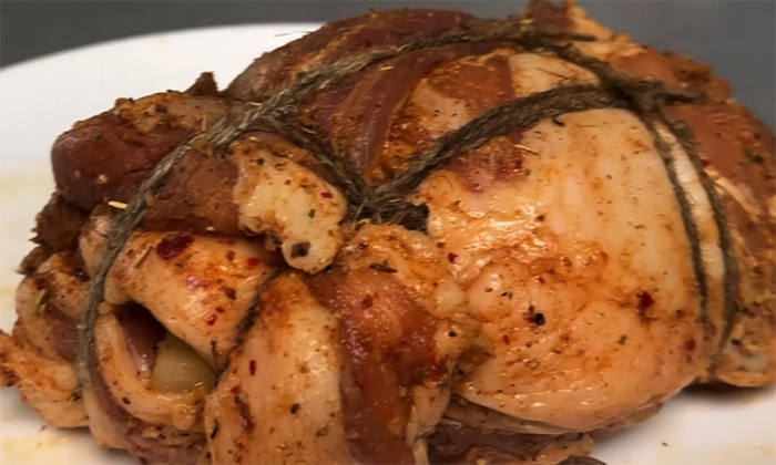 Монреальская свинина с особой начинкой: приготовили так, что тает во рту