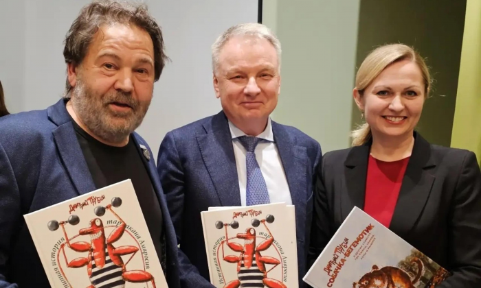 Писатель и художник Дмитрий Трубин представил новую книгу в Архангельске