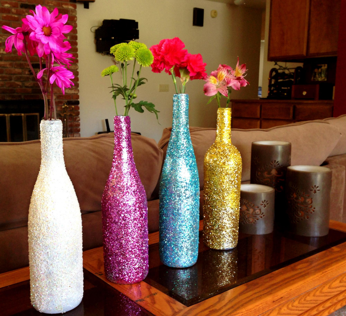 Декорирование бутылок различными материалами (58 фото)