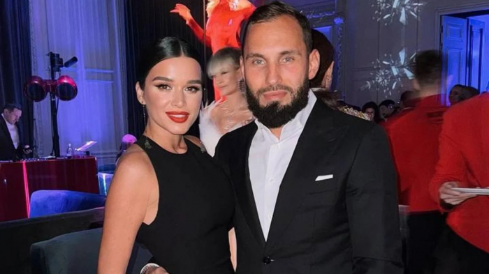 Тайные свадьбы и миллионные траты: звёздные браки, потрясшие 2025 год