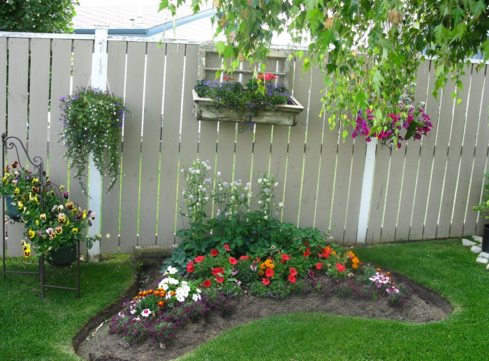 Клумба для дачи: как своими руками создать цветочный оазис (60 фото)