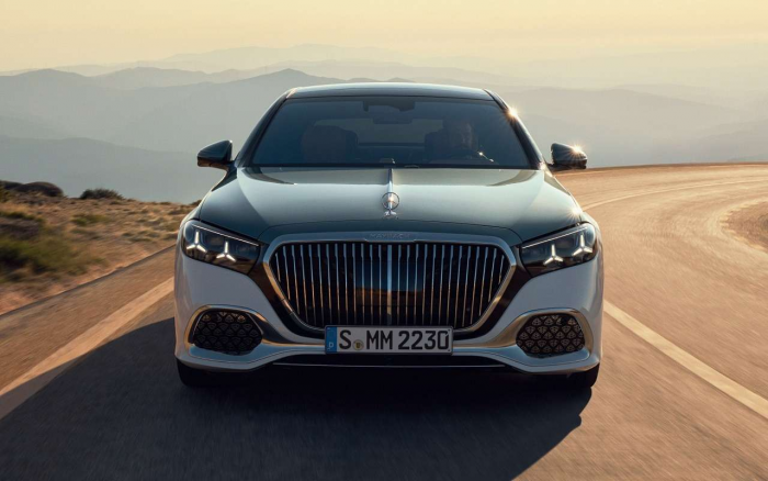 ИИ, мотор V12: представлен обновленный Mercedes-Maybach S-класса