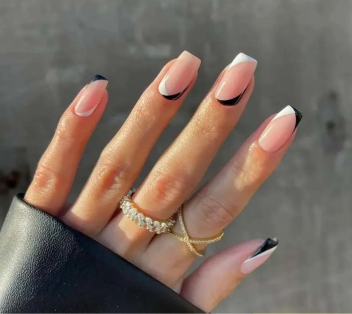 Маникюр на 8 Марта: идеи с фото