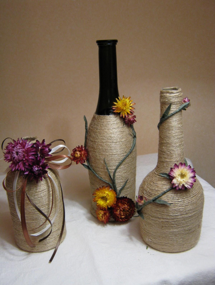 Декорирование бутылок различными материалами (58 фото)