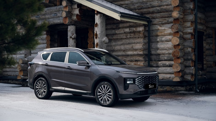 Шхуна на колесах. «Лента.ру» выяснила, к чему можно придраться в кроссовере Soueast S07, кроме сложного названия