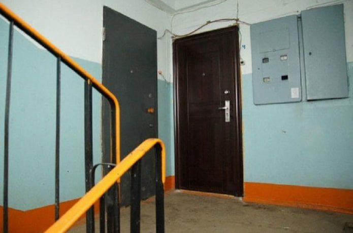 Как правильно поливать комнатные растения во время отъезда