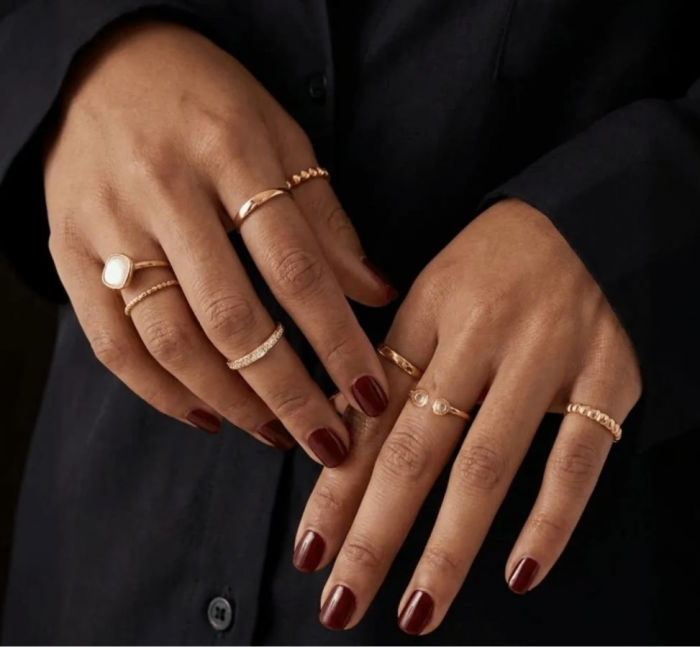 Как красиво носить кольца: лучшие схемы