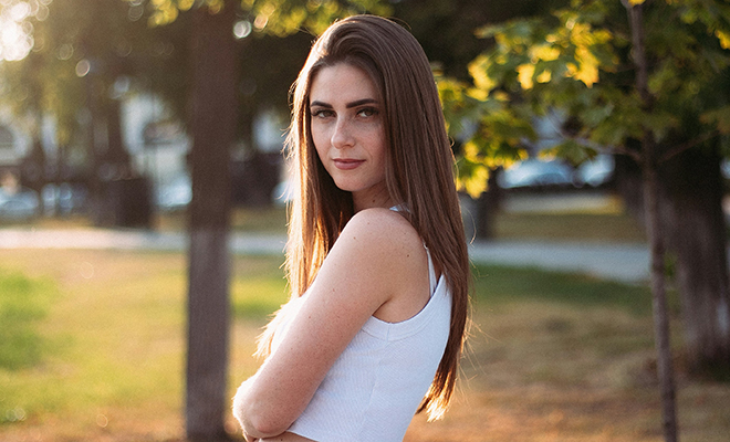 В Росии появились няни для программистов. Девушки обещают следить за их сном, едой и режимом дня