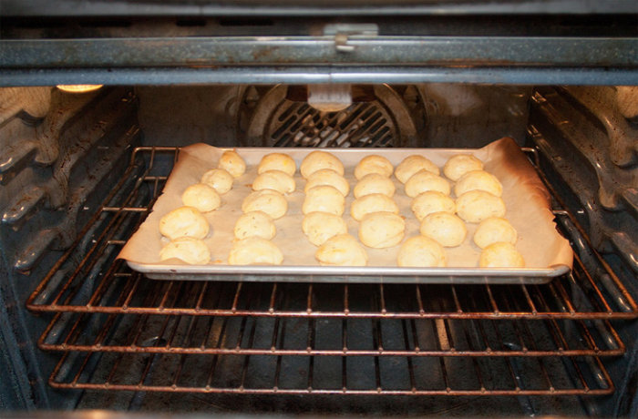 Сырные шарики: лучшая закуска от французов