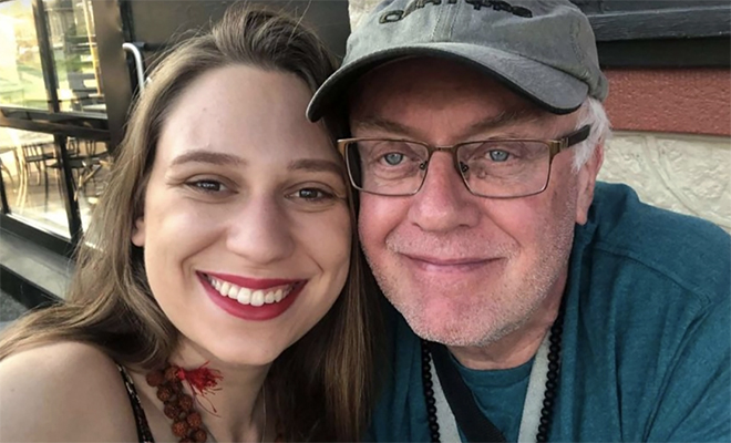 25-летняя девушка вышла замуж за 71-летнего мужчину через месяц после знакомства, а затем рассказала о причинах поступка