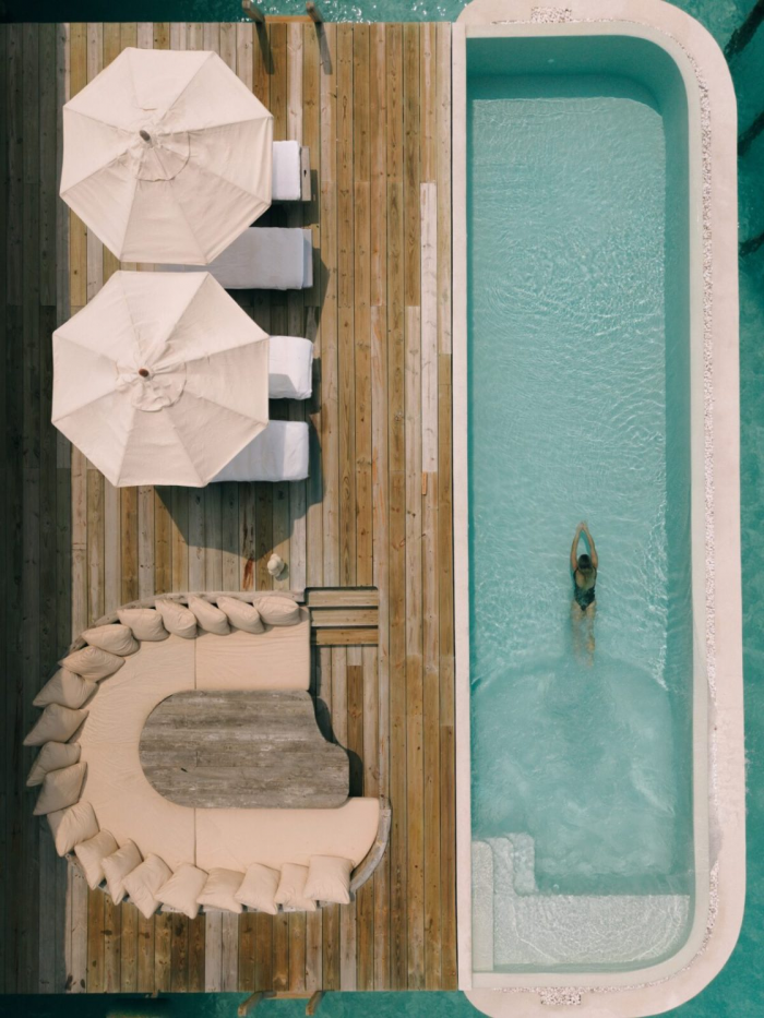 Новый этап в эволюции бренда Soneva - от Barefoot Luxury к Bare Luxury