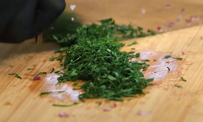 Кавказский соус из томатной пасты за 5 минут: кетчуп больше не нужен