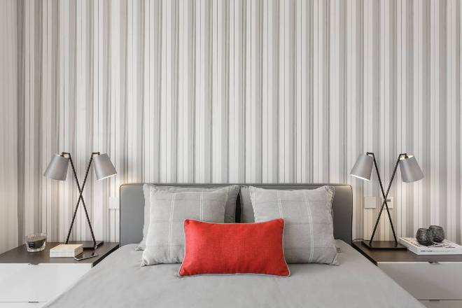 Обои в полоску: как создать нестандартный дизайн комнаты с помощью простых линий (104 фото)