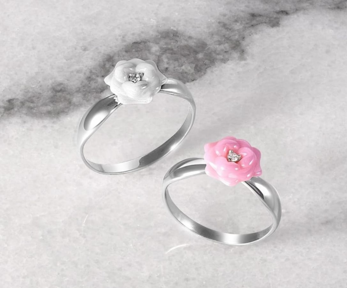 Украшения с цветами на 8 Марта