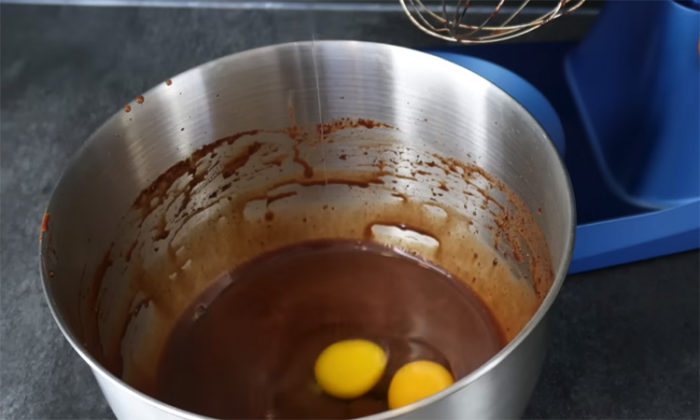 Пирог, который сам превратится в торт: просто поставьте в духовку