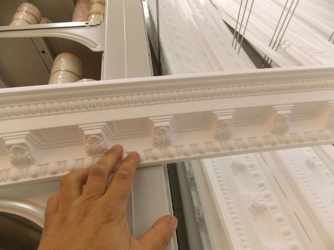 Дизайн потолочных плинтусов в интерьере: фото, как выбрать лучший вариант для интерьера (67 фото)