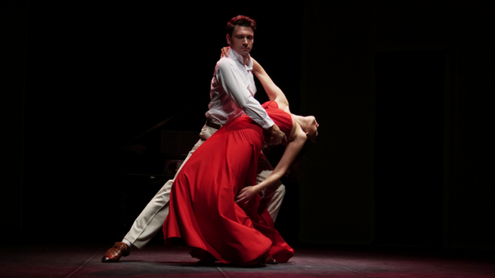 «Будет казаться, что вы танцуете»: как танго помогает победить болезнь Паркинсона