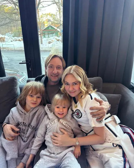 "Я не могу доверять этому человеку, поганое отношение". Старший сын Евгения Плющенко впервые рассказал об обидах на отца, отношении к его детям и Яне Рудковской