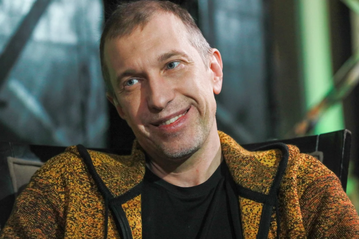 Что известно о самом дерзком музыкальном критике и телеведущем Сергее Соседове, который внезапно умер в 58 лет