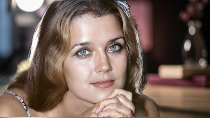 «Ей уже 103 года, а она до сих пор красит губы!»: кто такая Ксения Алферова и почему она до сих пор молода