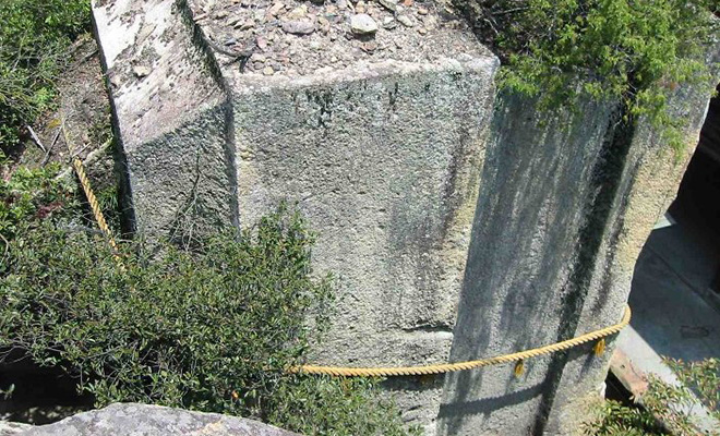 Археологи рассматривали огромный камень и внезапно поняли, что перед ними древняя деталь весом в 600 тонн