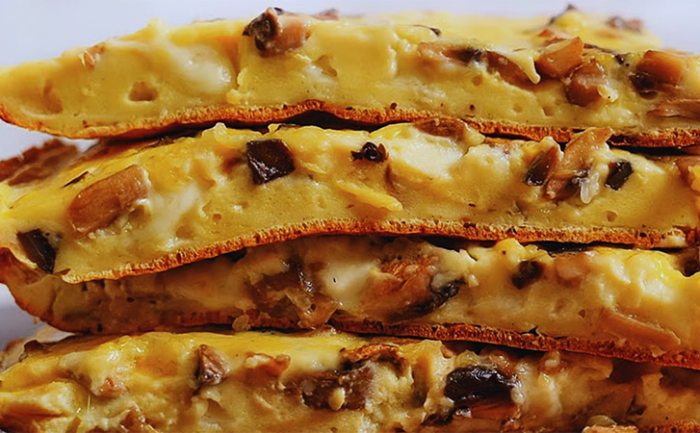 Сытный завтрак из яиц и грибов за 5 минут: можно даже взять с собой на работу