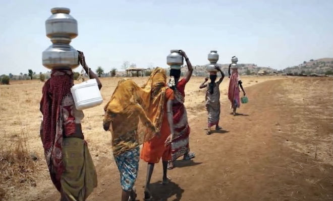 40 дней и ночей мужчина копал глубокую яму. Его считали глупцом, но на 41 день в яме показалась вода