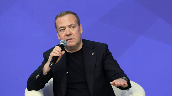 Медведев согласился с идеей Маска ликвидировать ЕС