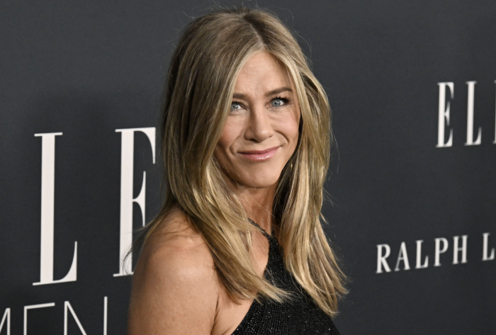 Костромской пенсионер хотел оплатить лечение Дженнифер Энистон