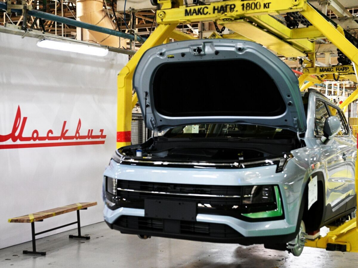 На заводе «Москвич» запустили производство электромобилей UMO.