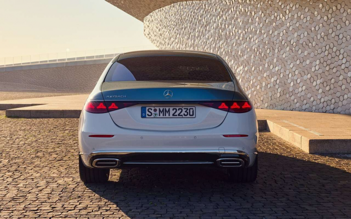 ИИ, мотор V12: представлен обновленный Mercedes-Maybach S-класса