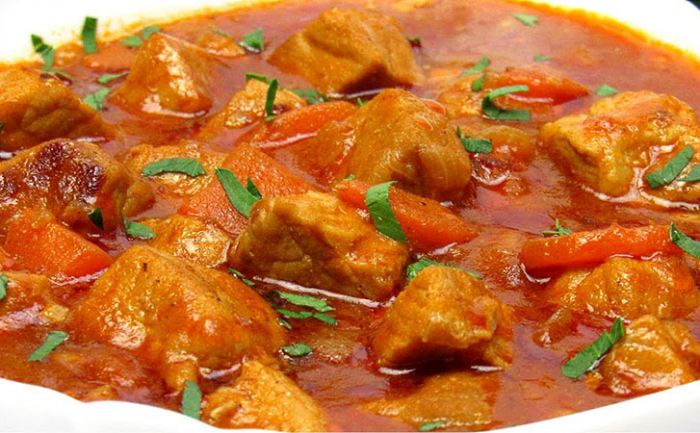 Гуляш «Бархатный»: секрет идеальной подливы без комочков и нежнейшего мяса