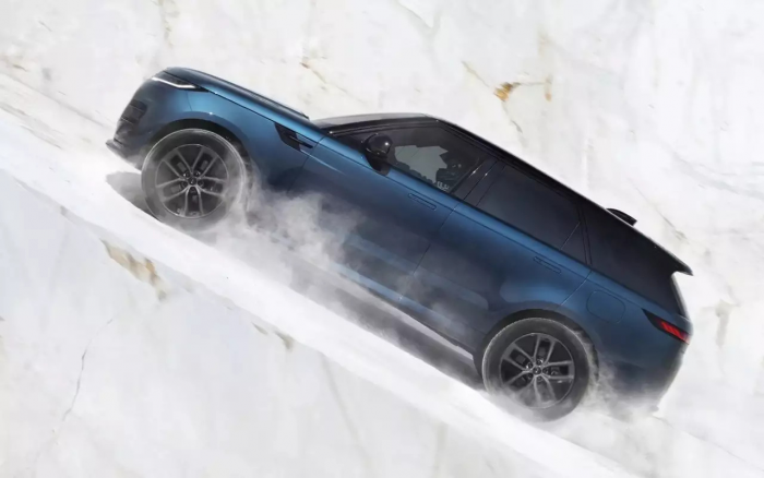 Этот Range Rover стал самым тяговитым в истории: подробности о новой модели