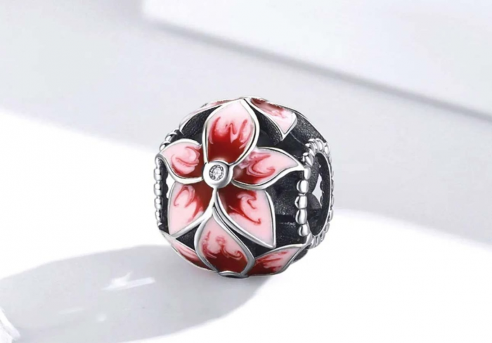 Украшения с цветами на 8 Марта