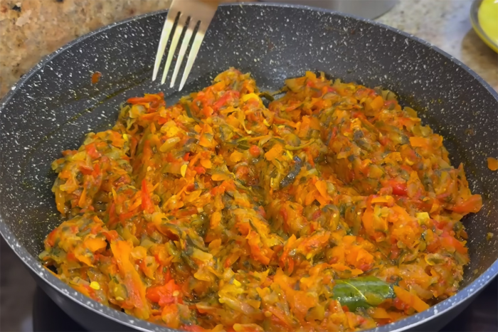 Готовим икру огуречную: будет вкуснее кабачковой. Можно есть сразу или закатать