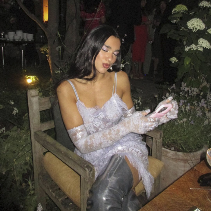 «Система играет против одиночек» Зумеры все охотнее женятся и рожают детей. Но любовь здесь может быть ни при чем