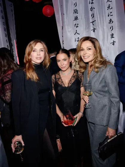 Яна Рудковская, Сати Спивакова, Полина Аскери и Ян Абрамов на дне рождения Кристины Потупчик: новые фото