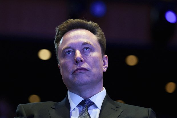 «Мы приближаемся к порогу» Писатели и философы помогли ИИ обрушить рынок акций на сотни миллиардов долларов. Как это произошло?