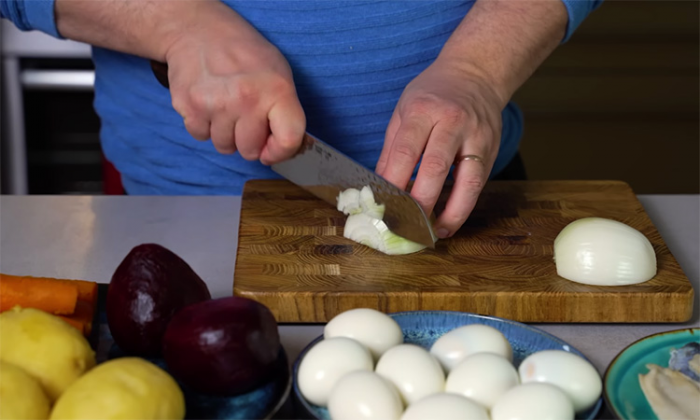 Селедка под шубой с грузинским акцентом. Рецепт почти классический, только вкуснее