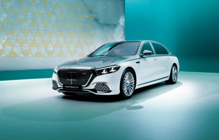 Пока все переходят на электричество: Mercedes-Maybach S-Class оставляет V12