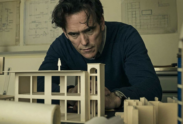 В кино снова показывают «Дом, который построил Джек». Почему кровавый шедевр Ларса фон Триера стоит пересмотреть?