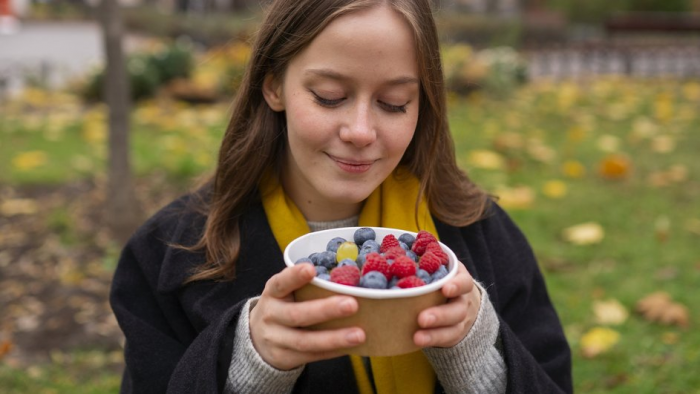 5 полезных продуктов для подростков с проблемной кожей