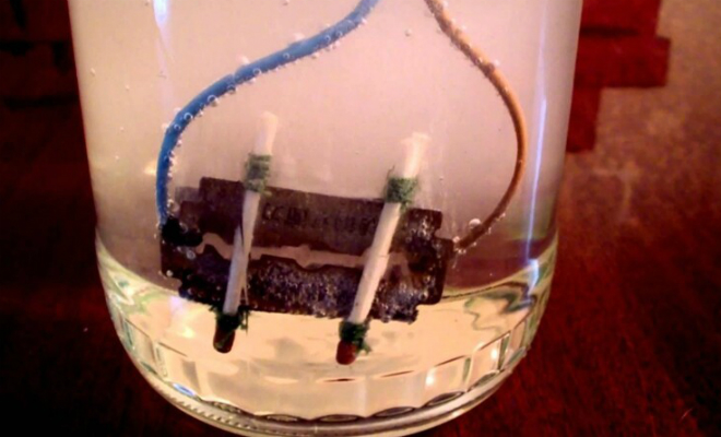 Кипятильник из лезвия: уловка из Советского Союза работает и сегодня