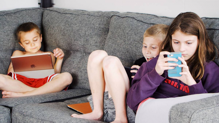 Никаких «лайков» до совершеннолетия: можно ли ограничить доступ детей к соцсетям