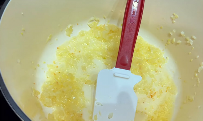 Сливочные макароны с сыром и чесноком. Без мяса, но потрясающе вкусно