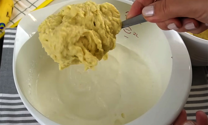 Очень густой банановый крем без сахара. Подходит для тортов и любых пирожных