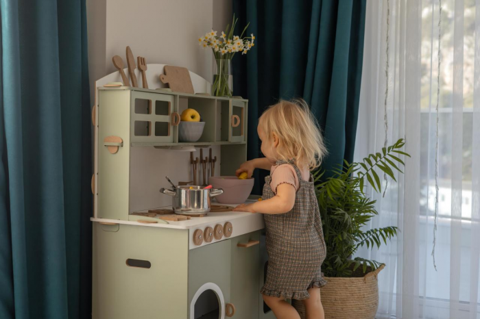 Стоит ли оформлять квартиру на ребенка: объясняет юрист